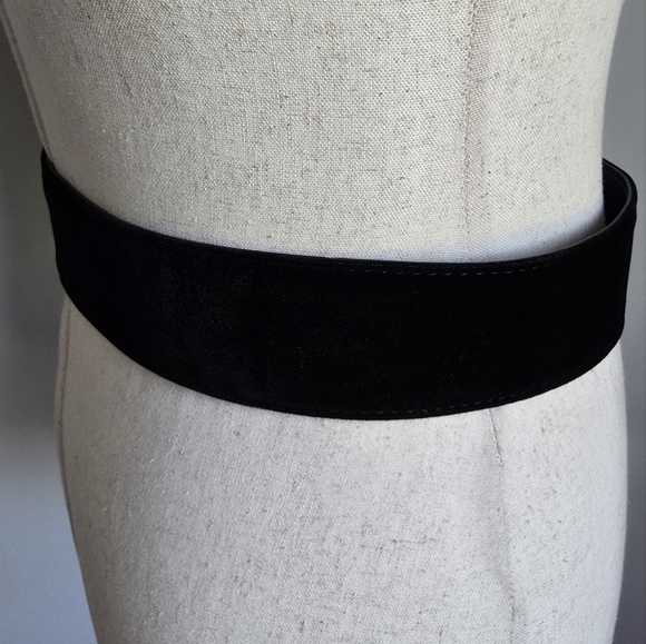 ZARA, Black Velvet Bejewelled Buckle Wide Statement Belt, Size 31 Waist - Picture 5 of 10